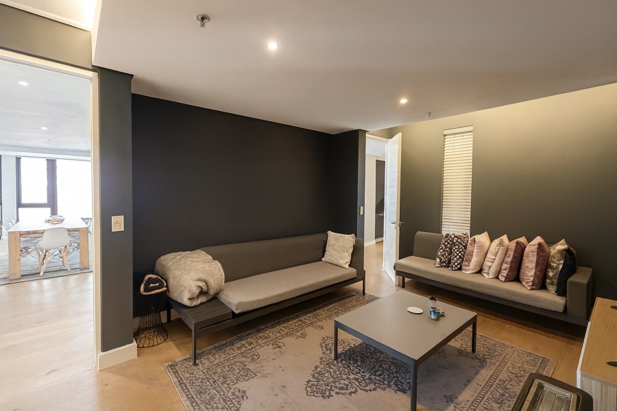 4 Bedroom Property for Sale in Green Point Western Cape